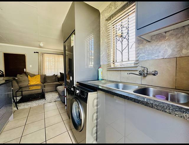 3 BEDROOM HOUSE FOR SALE IN SKY CITY
